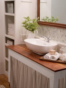 original_LaylaPalmer-modern-cottage-style-bath-2_s3x4_lg