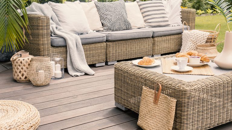 How To Extend Summer with Seasonal Outdoor Décor